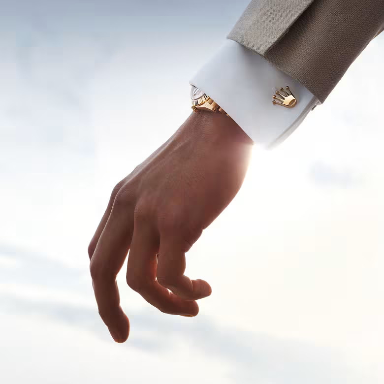 corners-homepage-push-rolex-accessories-rolexcufflinks_2403jva_001-portrait